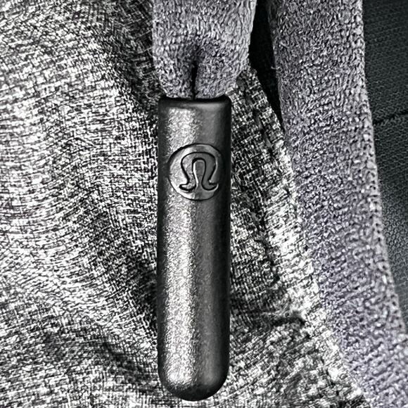 L🍋 Mens Lululemon T.H.E. Short 9" *Liner Cubed Ice‎ Grey Black EUC - Picture 7 of 9